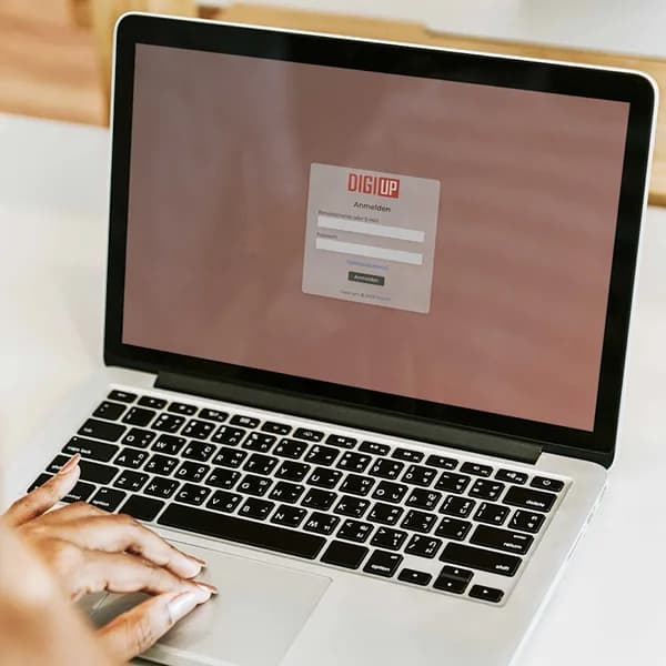 DIGIUP CMS